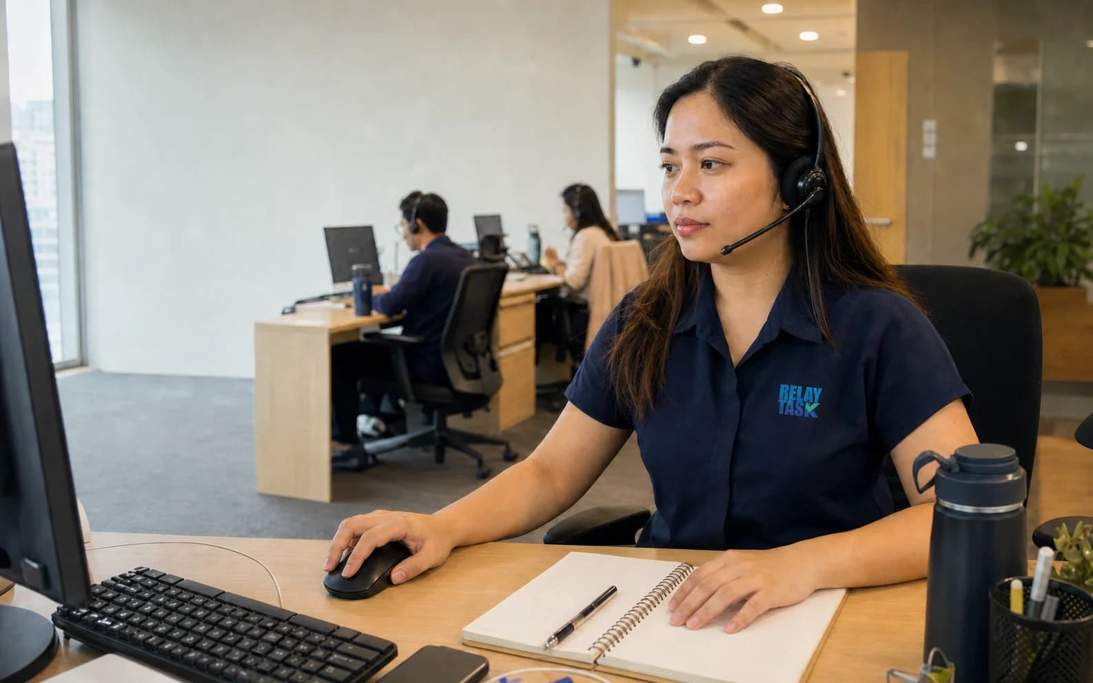 RelayTask customer support specialist handling a customer conversation