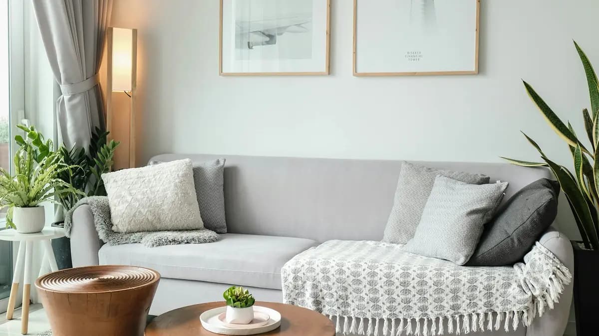 The living area of a furnished short-term rental apartment